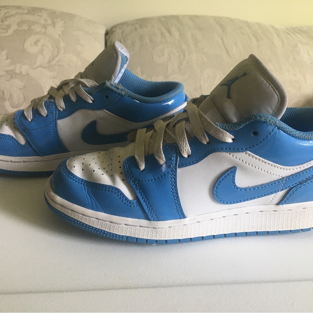 Nike Kids Sneakers in Blue and White